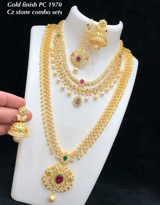 Moon Charm Diamond Necklace Set