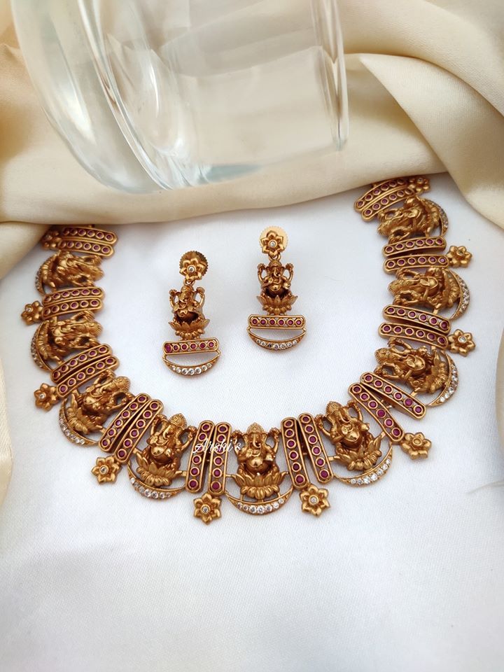 Short Lakshmi Necklace Set