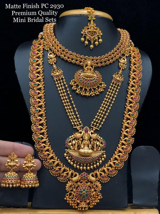 Velvet Radiance Designer Necklace Set